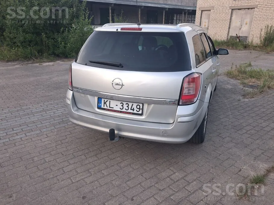 Opel Astra Van 2009 photo 4