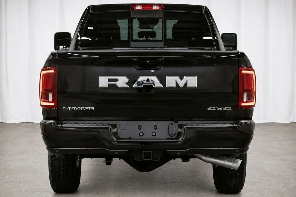 Ram 3500 Laramie 2026 photo 5