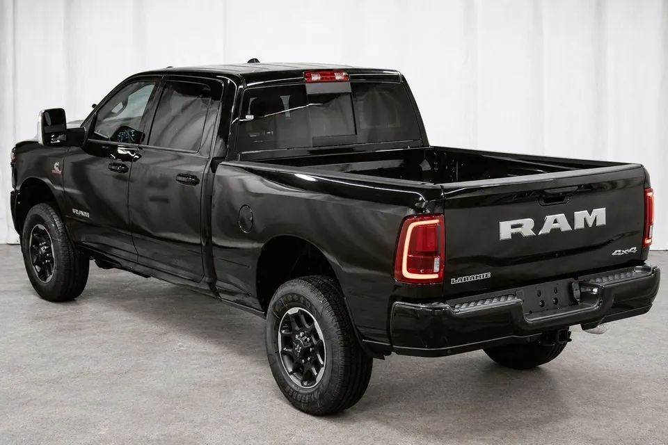 Ram 3500 Laramie 2026 photo 4