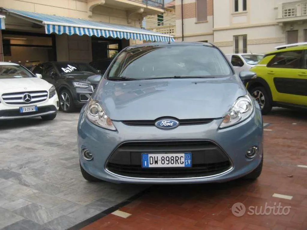 Ford Fiesta 2009 photo 2