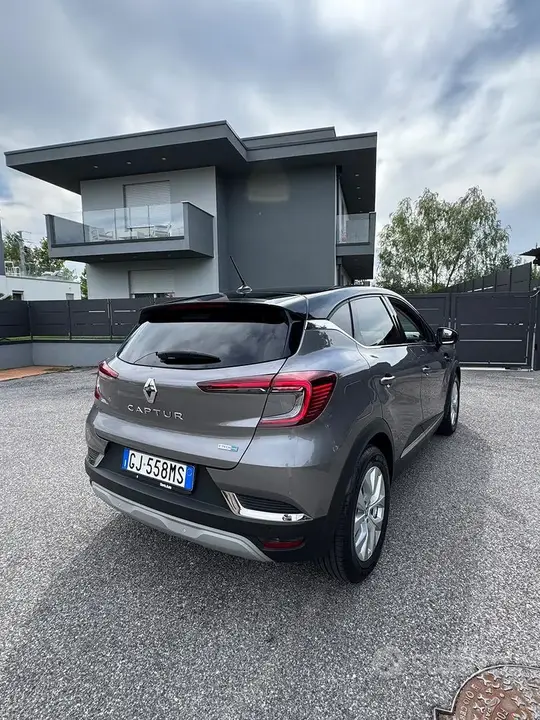 Renault Captur 2022 photo 2