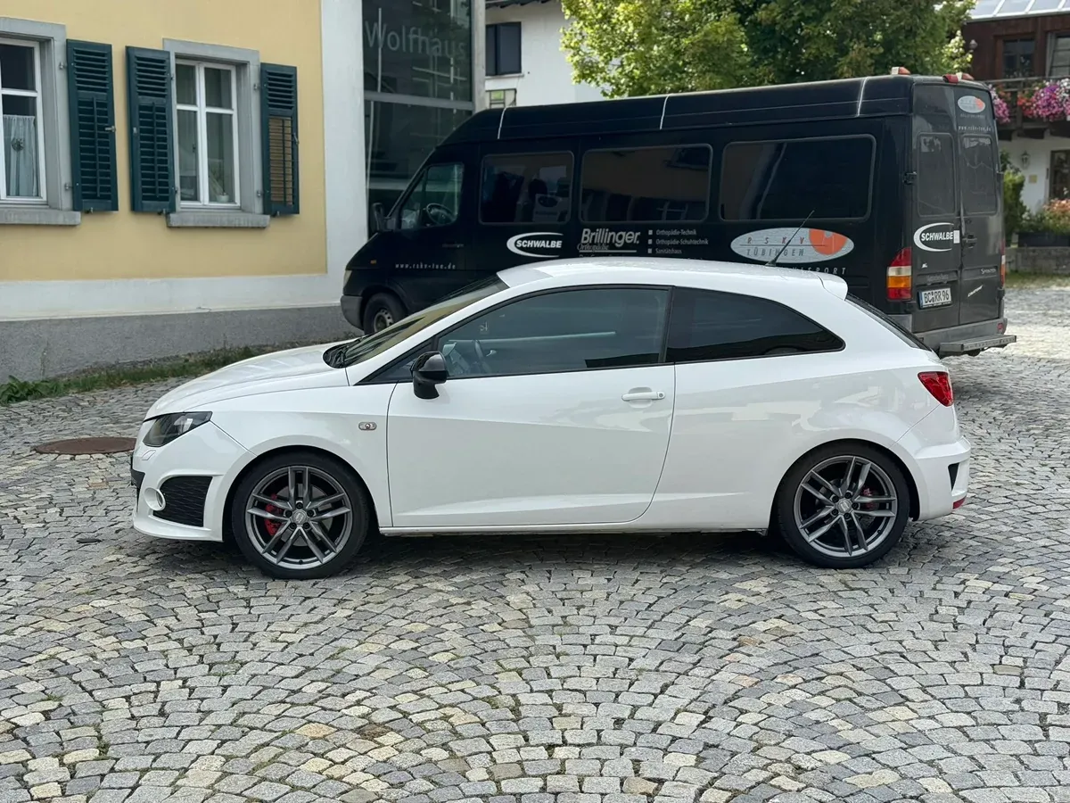 Seat Cupra 2010 photo 3
