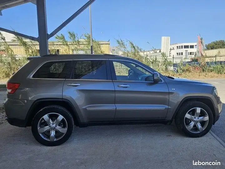 Jeep Grand Cherokee 2012 photo 4