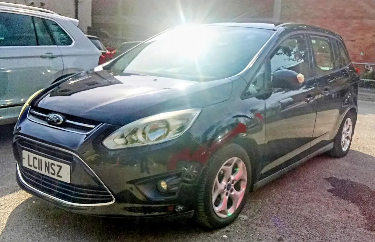 Ford Grand C-Max 2011 photo 2