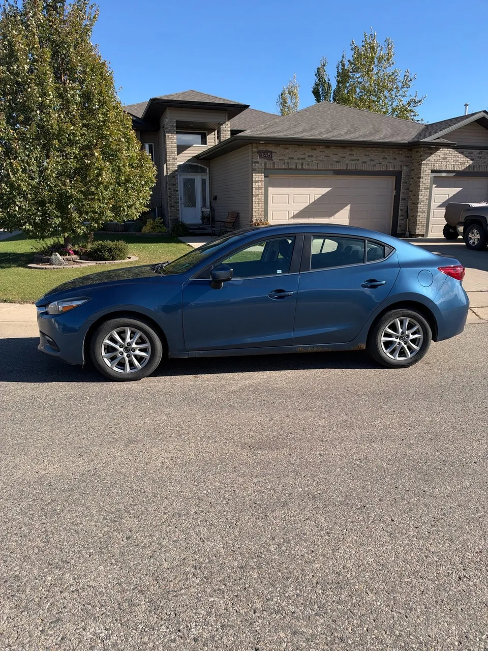 Mazda 3 2018 photo 2