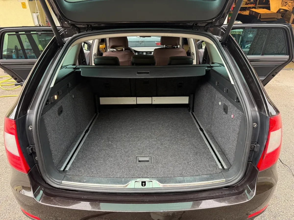 Skoda Superb 2012 photo 3