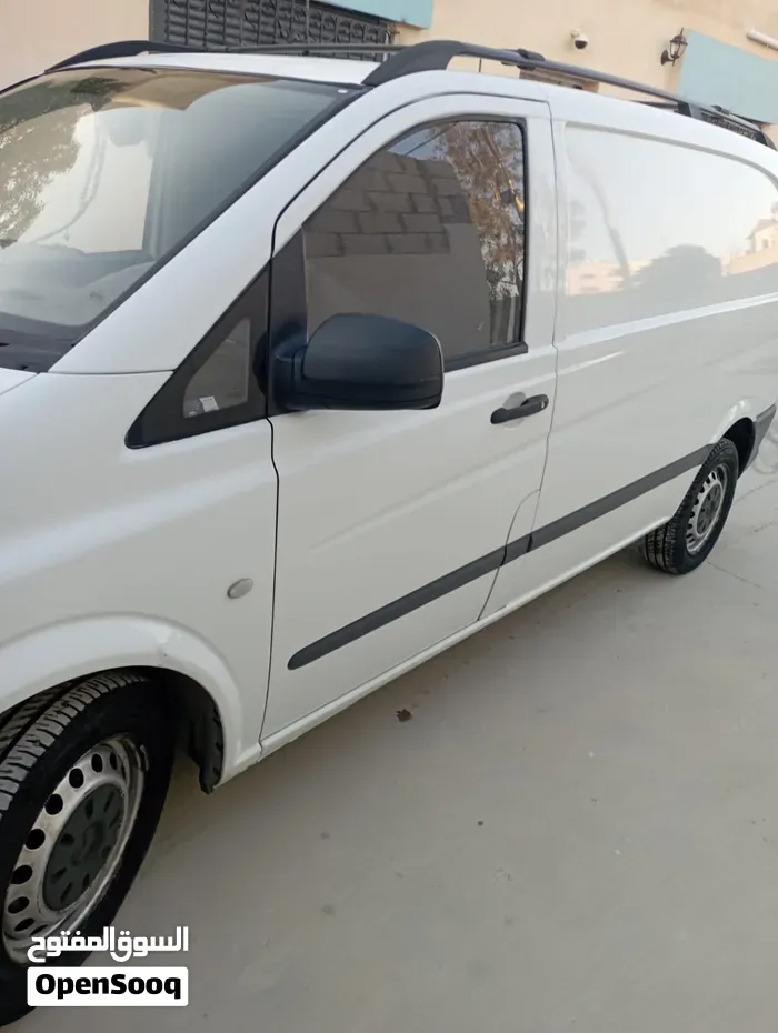 Mercedes-Benz V-Class 2011 photo 3