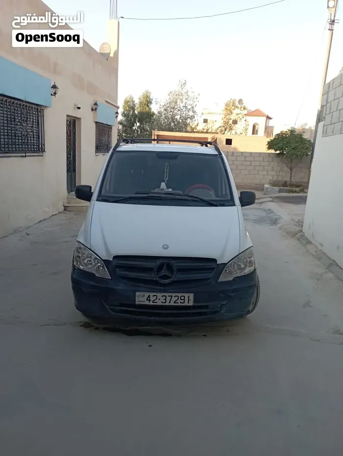 Mercedes-Benz V-Class 2011 photo 2