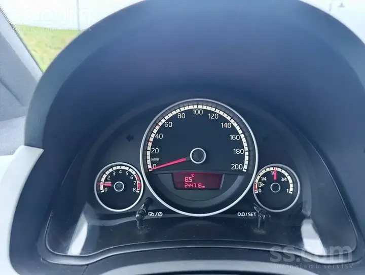 Volkswagen Up 2015 photo 5