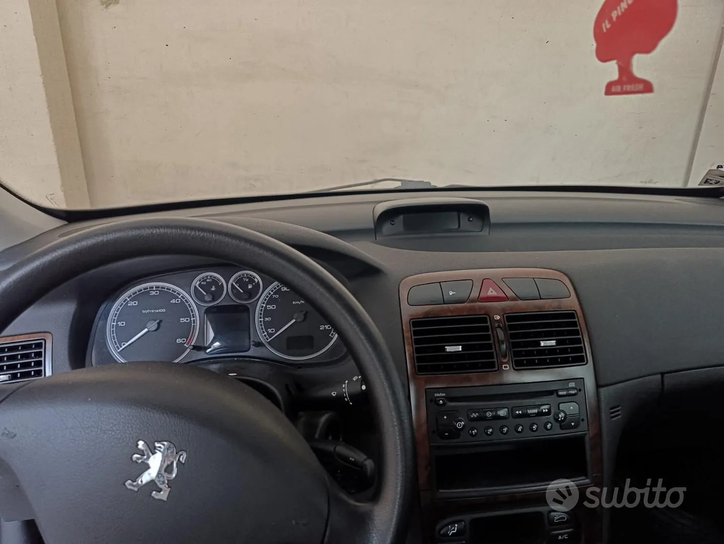 Peugeot 307 2004 photo 2