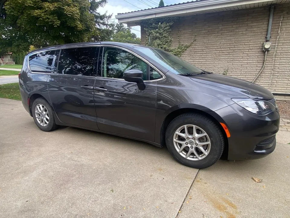Chrysler Grand Caravan 2021 photo 5