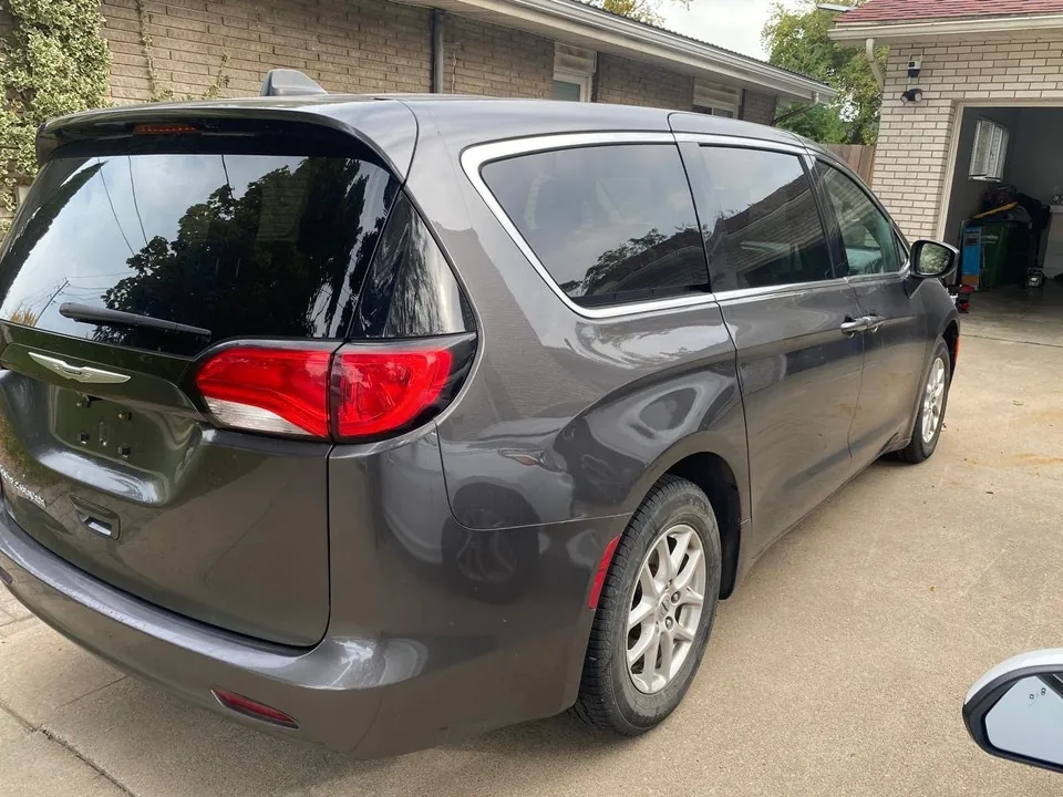 Chrysler Grand Caravan 2021 photo 4