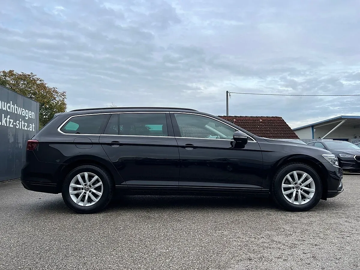 Volkswagen Passat 2023 photo 2