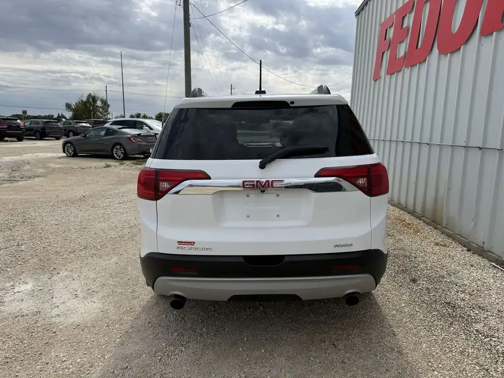 GMC Acadia 2017 photo 3