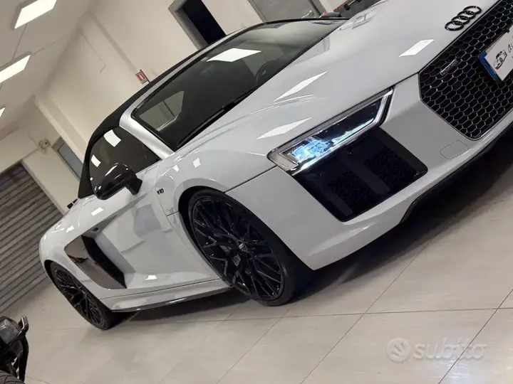 Audi R8 2017 photo 2