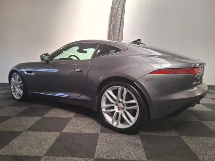 Jaguar F-Type 2015 photo 3