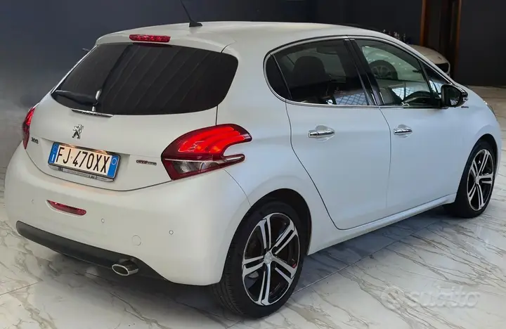 Peugeot 208 2017 photo 4