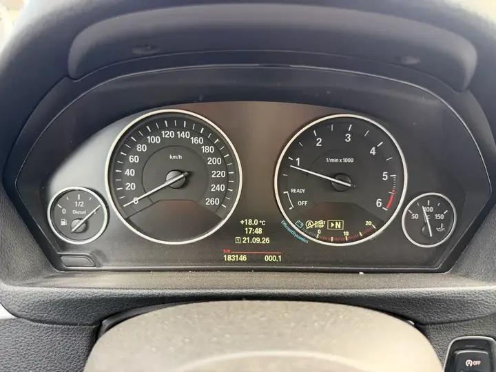 BMW 3 Series 2012 photo 3