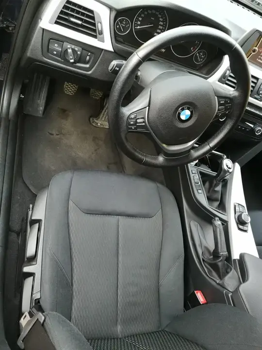 BMW 3 Series 2012 photo 2