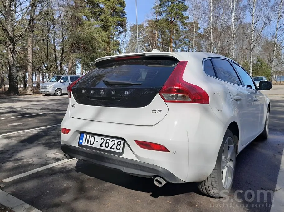 Volvo V40 2012 photo 3