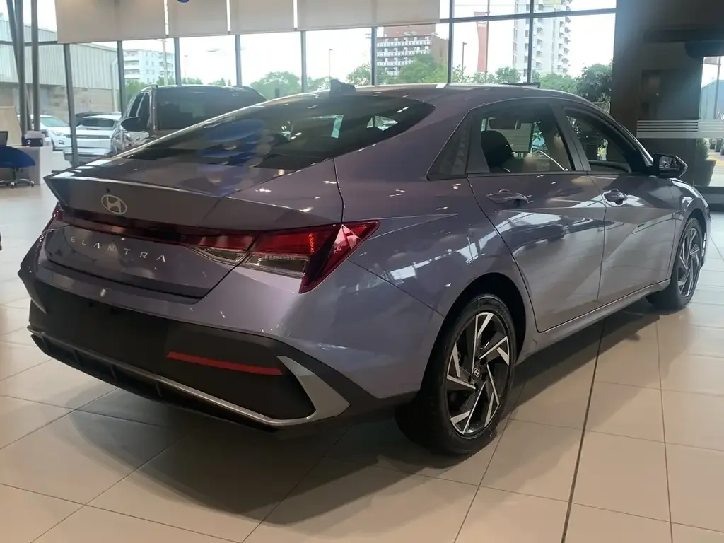 Hyundai Elantra 2026 photo 4