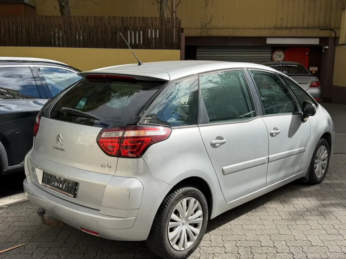Citroen C4 Picasso 2011 photo 3