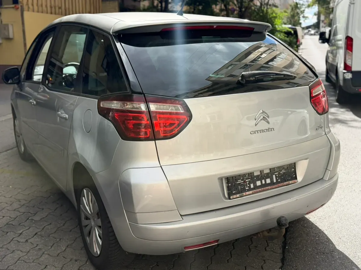Citroen C4 Picasso 2011 photo 2