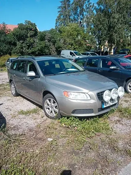 Volvo V70 2011 photo 2