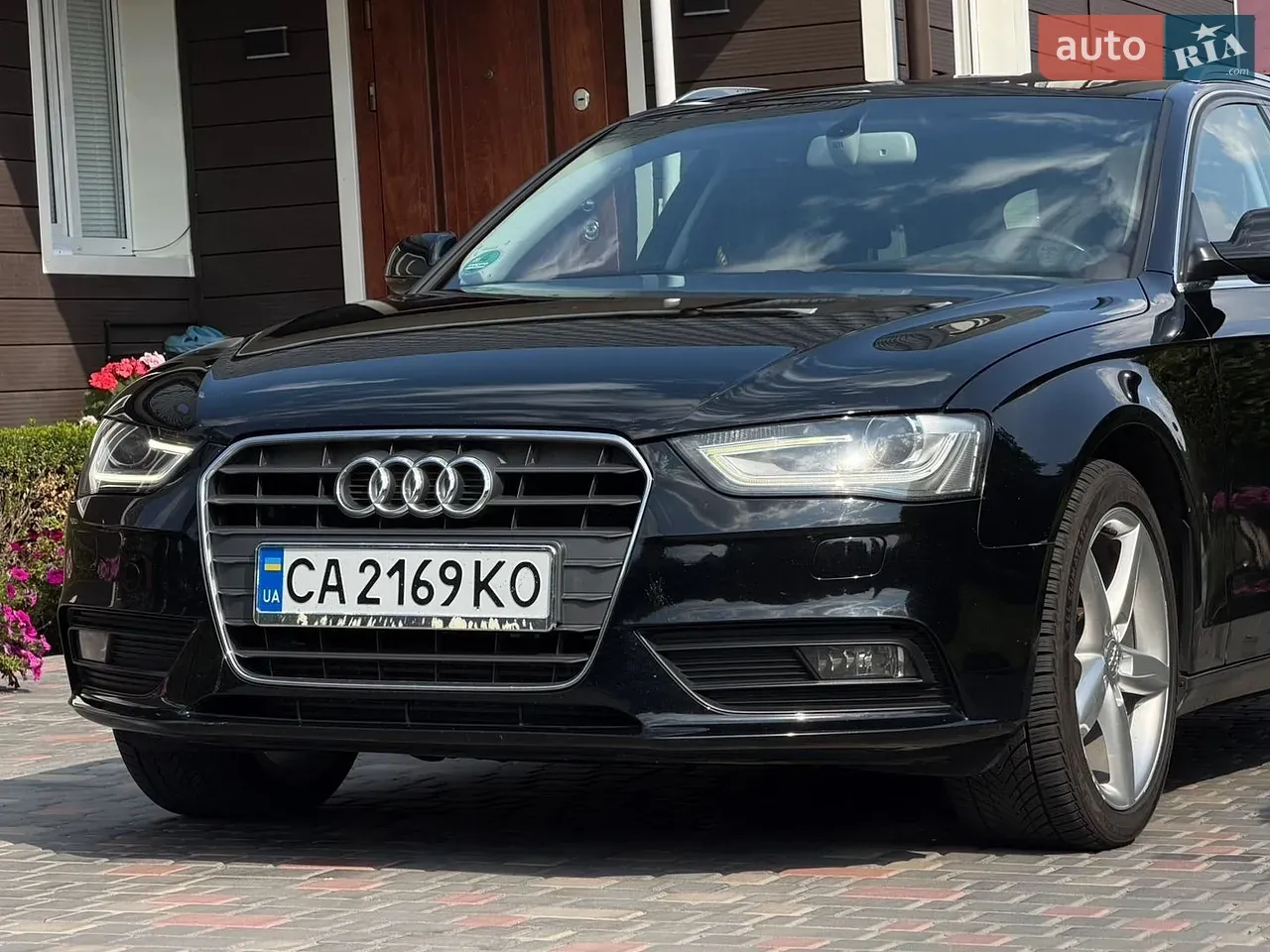 Audi A4 2012 photo 4