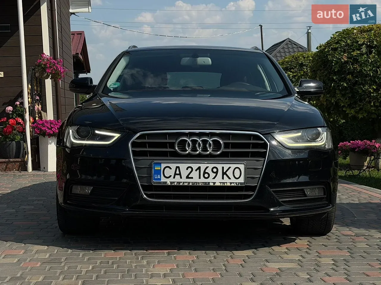 Audi A4 2012 photo 2