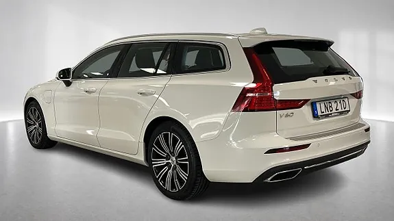Volvo V60 2022 photo 2
