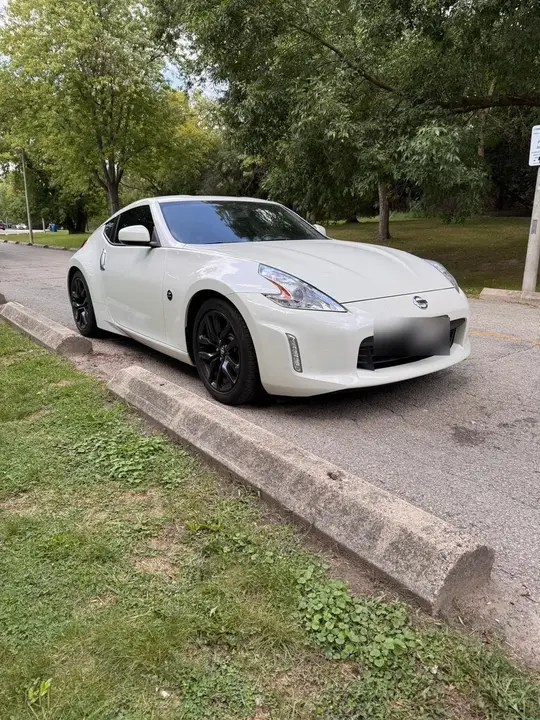 Nissan 370Z 2016 photo 2