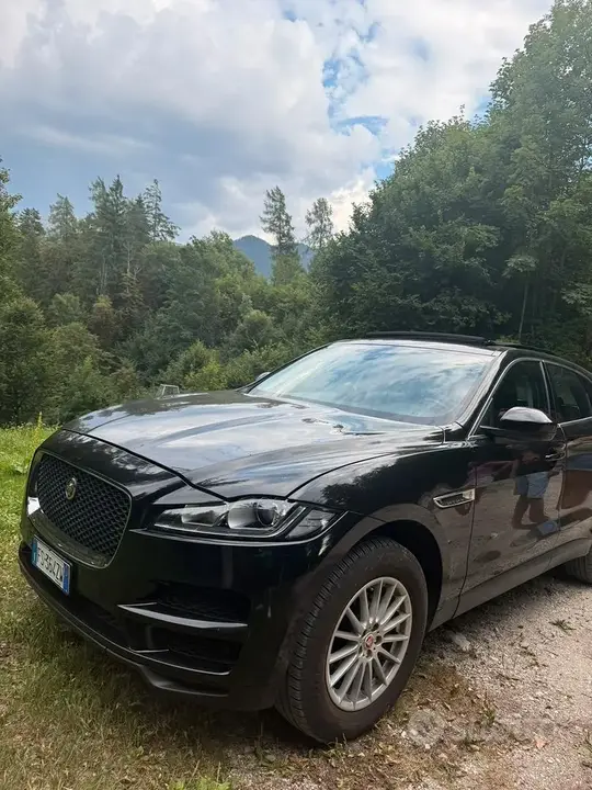 Jaguar F-Pace 2018 photo 3