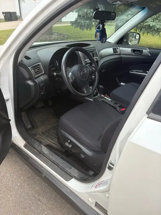Subaru Forester 2012 photo 2