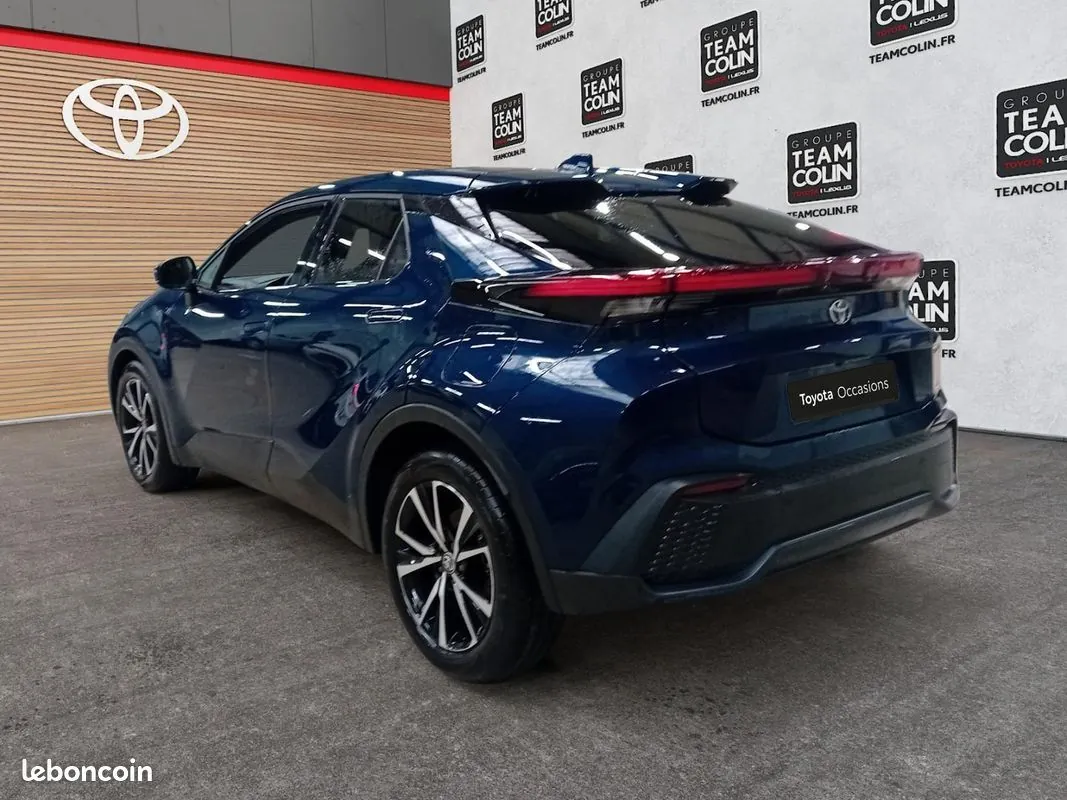 Toyota C-Hr 2025 photo 3