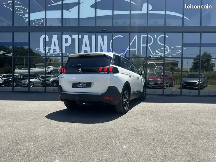 Peugeot 5008 2019 photo 3