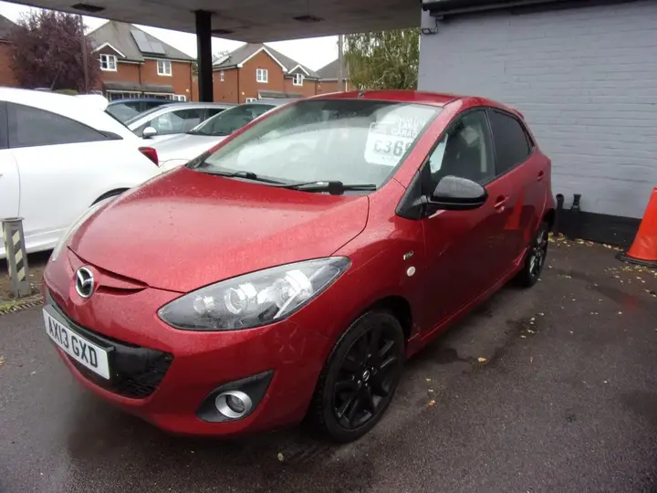 Mazda Mazda2 2013 photo 3