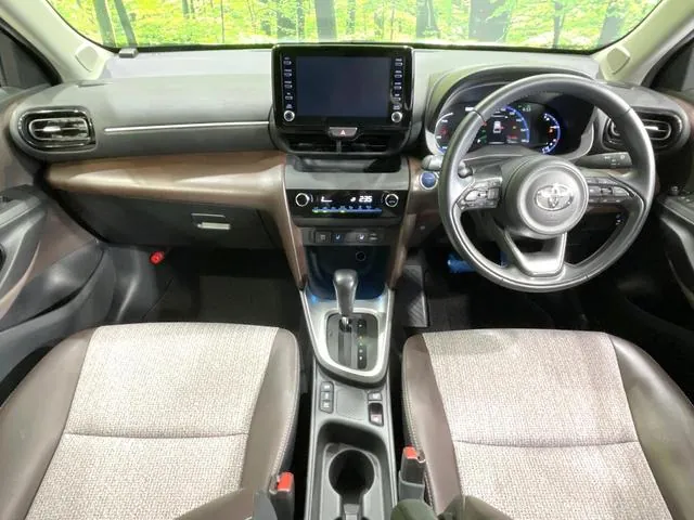 Toyota Yaris Cross Hybrid Z 2022 photo 2