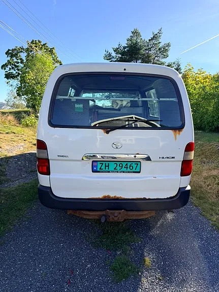 Toyota Hiace 2010 photo 5