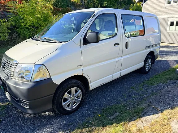 Toyota Hiace 2010 photo 4