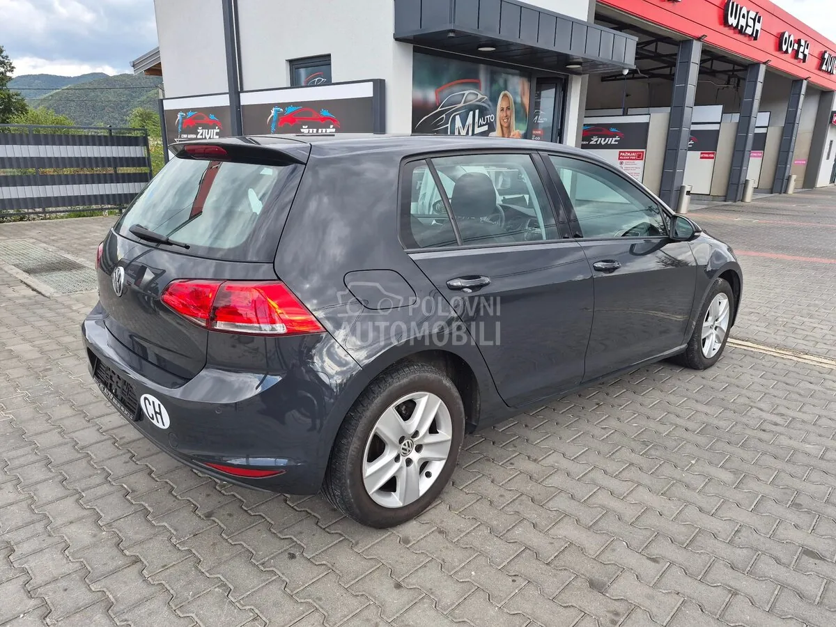 Volkswagen Golf 2013 photo 2
