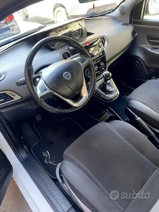 Lancia Ypsilon 2014 photo 3