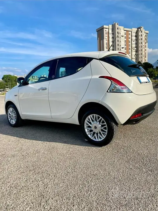 Lancia Ypsilon 2014 photo 5