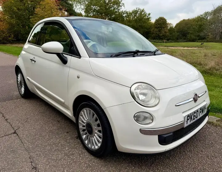 Fiat 500 Lounge 2010 photo 4