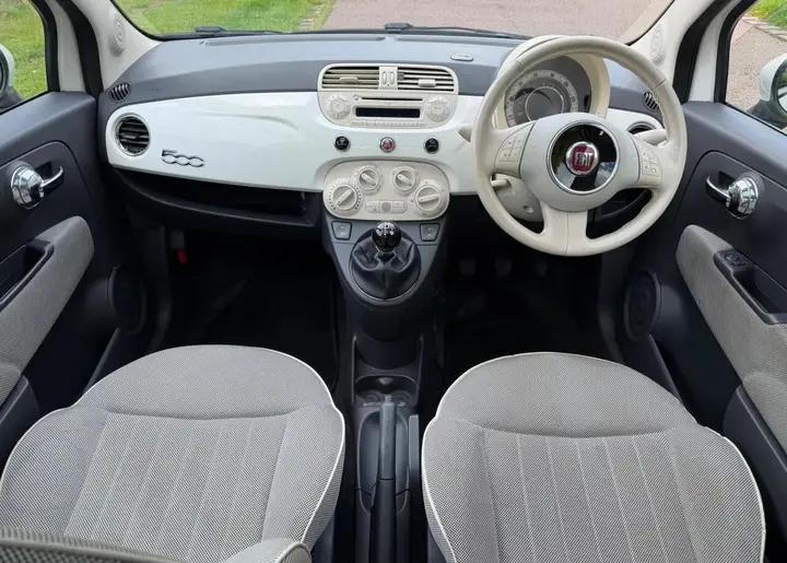 Fiat 500 Lounge 2010 photo 2