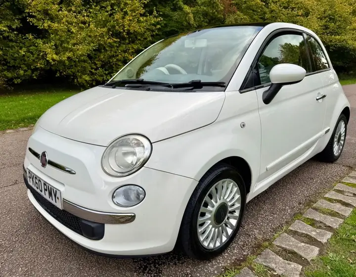 Fiat 500 Lounge 2010 photo 3