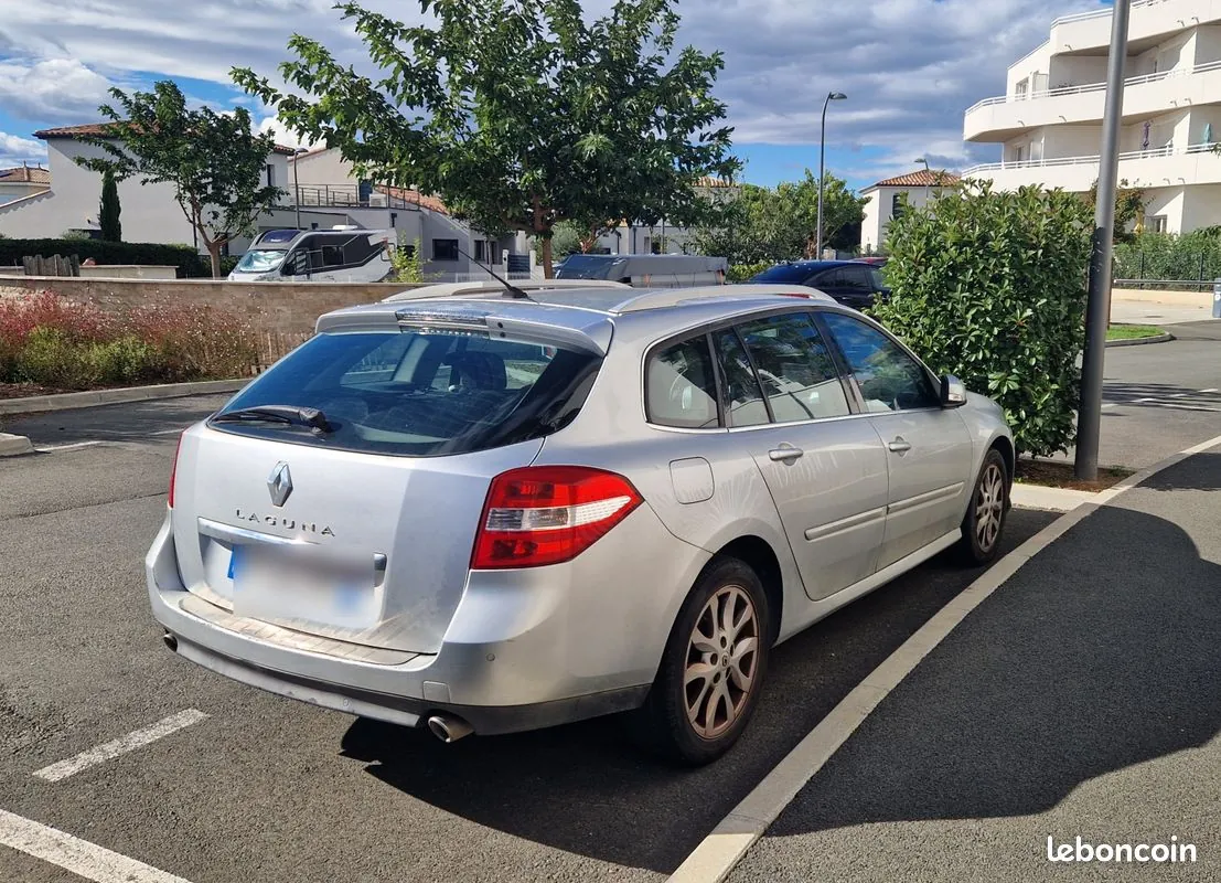Renault Laguna 2008 photo 2