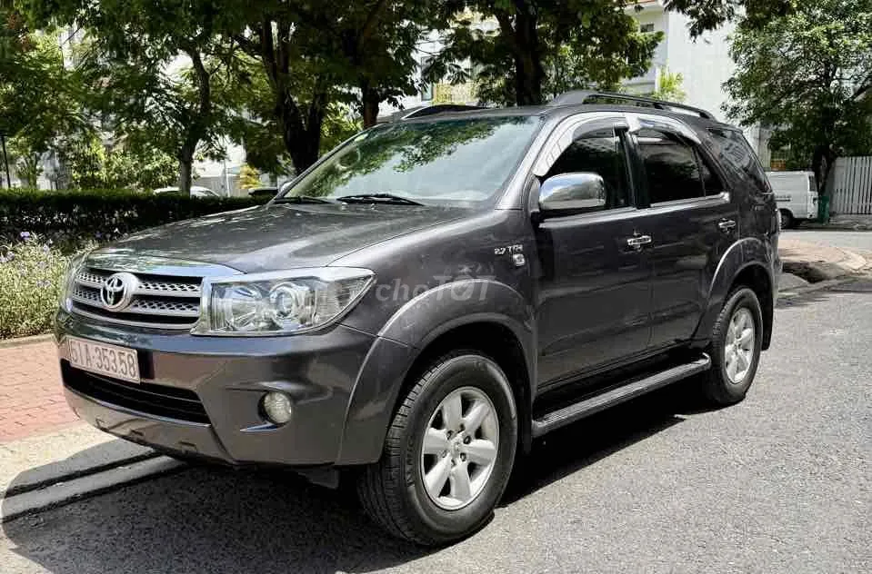 Toyota Fortuner 2009 photo 4