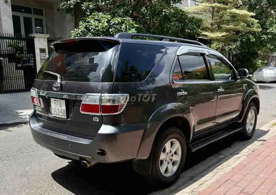 Toyota Fortuner 2009 photo 2