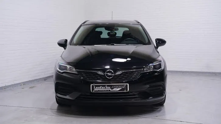 Opel Astra 2021 photo 2